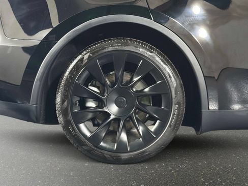 Used 2024 Tesla Model Y Long Range RWD image 6