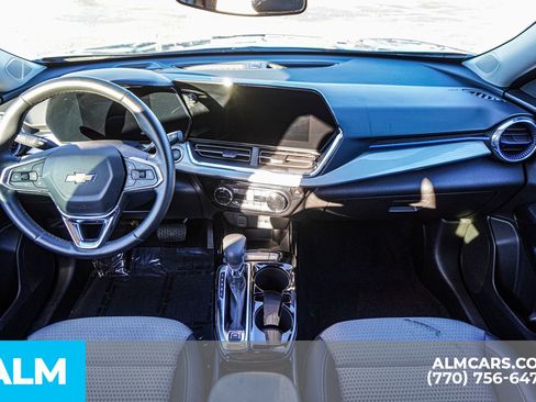 Used 2025 Chevrolet Trax LT w/ LT Convenience Package image 28