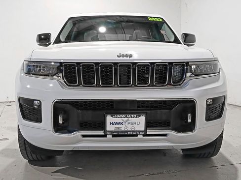 Used 2022 Jeep Grand Cherokee Overland w/ Luxury Tech Group IV AWD/4WD image 2