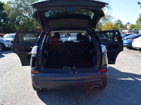 Used 2019 Jeep Cherokee Latitude Plus w/ Comfort/Convenience Group image 22