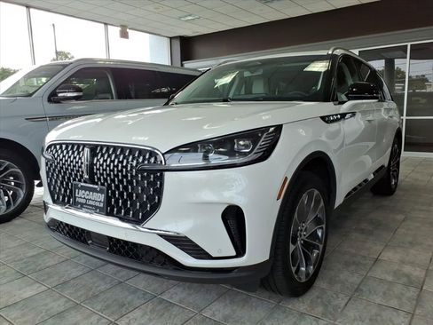New 2025 Lincoln Aviator Reserve w/ Illumination Package AWD/4WD image 2