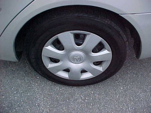 Used 2002 Toyota Camry LE w/ Pkg 2 FWD image 6