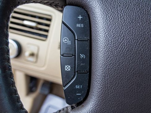 Used 2008 Buick Lucerne CXL w/ Ultra Confidence Package FWD image 29