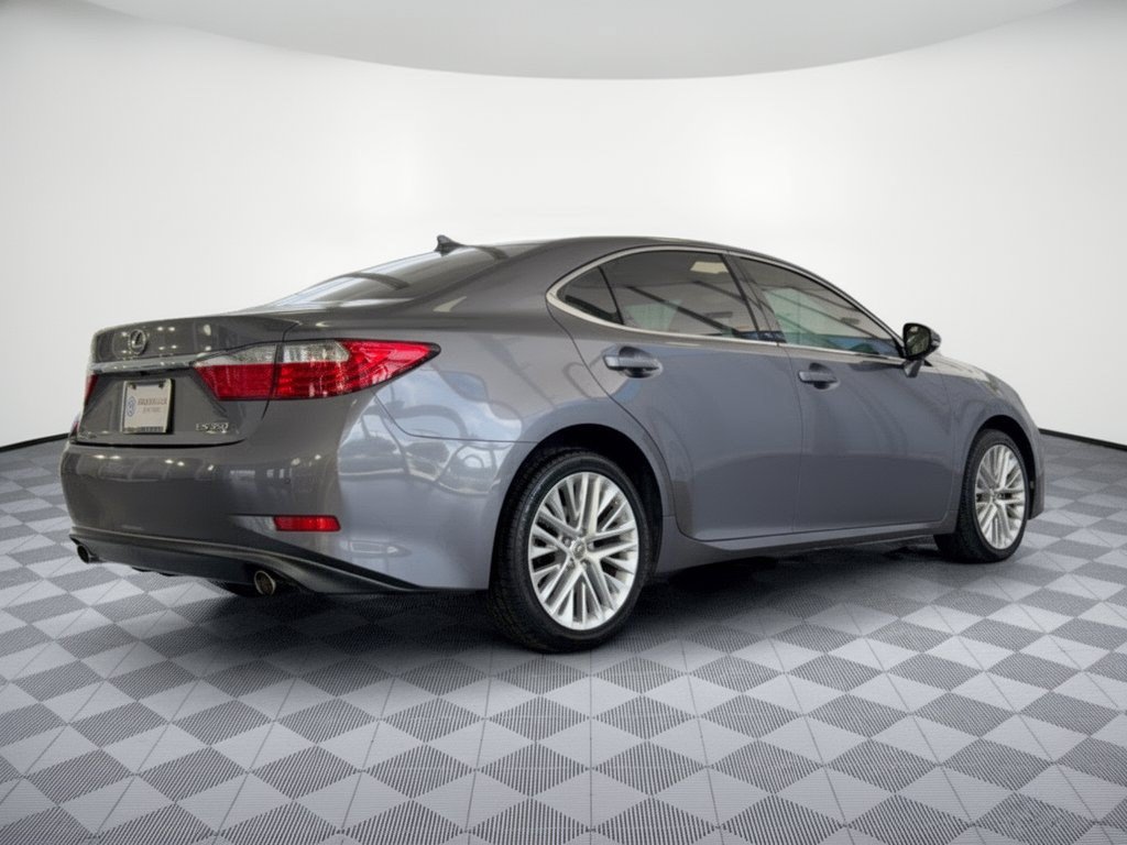 Used 2014 Lexus ES 350 w/ Luxury Package FWD image 9