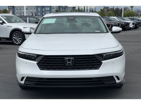 Certified 2025 Honda Accord EX-L image 9
