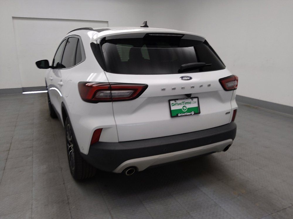 Used 2023 Ford Escape SE w/ PHEV Premium Package FWD image 6