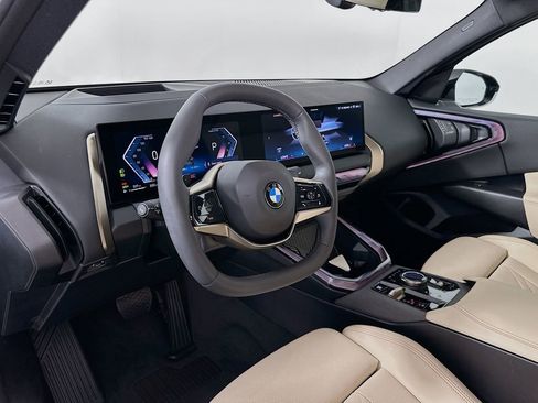 Used 2025 BMW X3 xDrive30i w/ Premium Package image 9