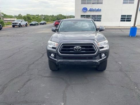Used 2020 Toyota Tacoma SR5 w/ Technology Package AWD/4WD image 8