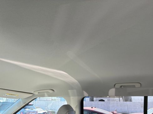 Used 2025 Hyundai Santa Fe SEL FWD image 32