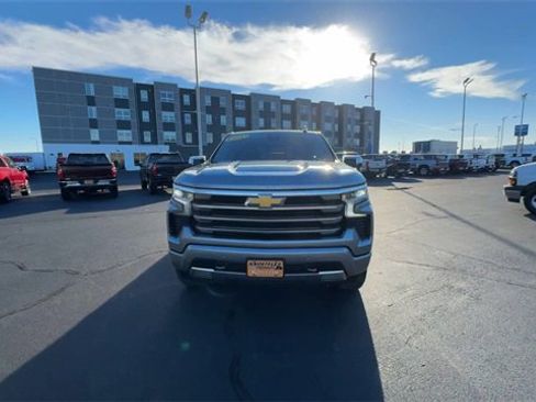 Used 2024 Chevrolet Silverado 1500 High Country w/ Technology Package image 3