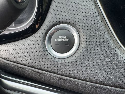 Used 2025 Cadillac XT5 Premium Luxury image 42