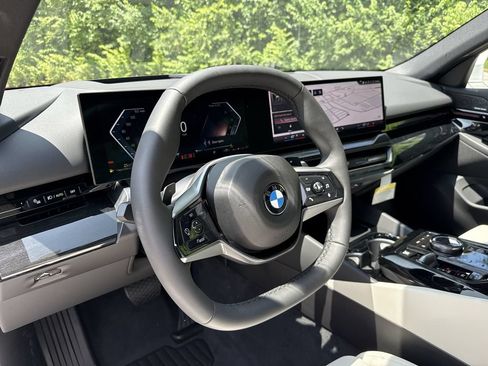 Certified 2026 BMW 530i xDrive w/ Premium Package AWD/4WD image 17