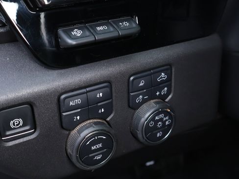 Used 2025 Chevrolet Silverado 1500 ZR2 w/ Technology Package image 15