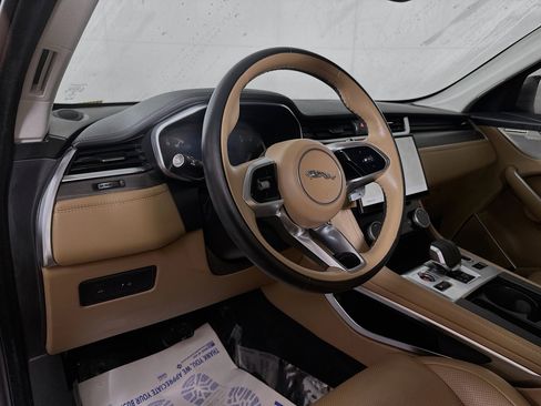 Used 2023 Jaguar F-PACE S image 9