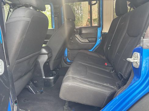 Used 2016 Jeep Wrangler Unlimited Sport w/ Connectivity Group image 13