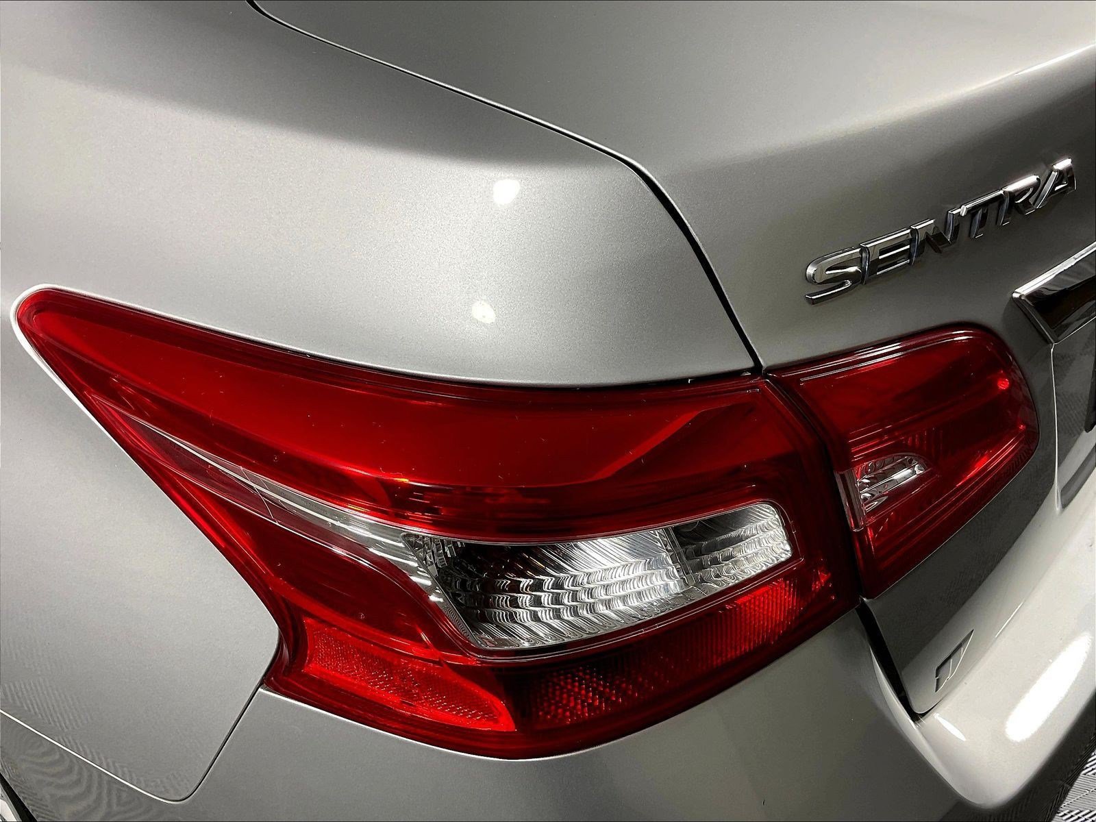 Used 2019 Nissan Sentra S FWD image 23