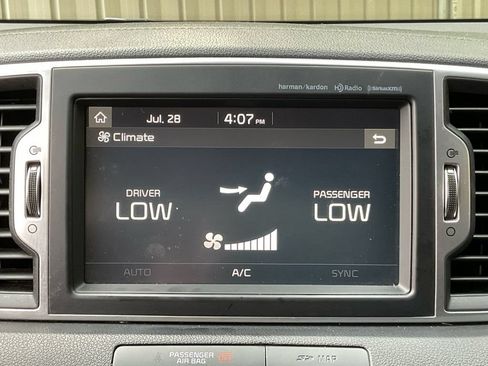 Used 2018 Kia Sportage EX w/ EX Technology Package FWD image 24