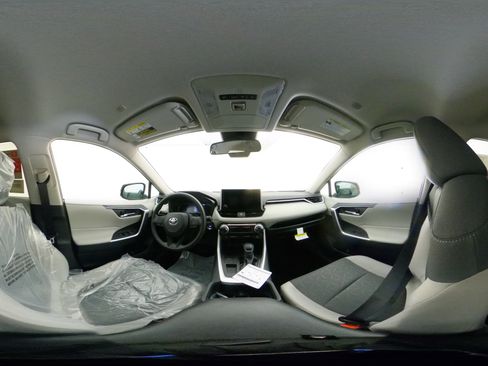 New 2025 Toyota RAV4 XLE image 33