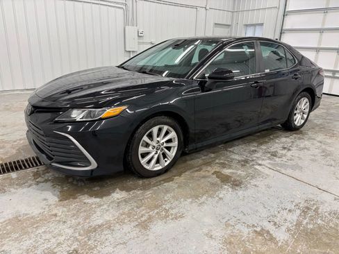 Used 2023 Toyota Camry LE FWD image 13