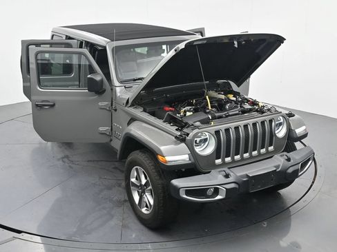 Used 2022 Jeep Wrangler Unlimited Sahara w/ LED Lighting Group AWD/4WD image 38