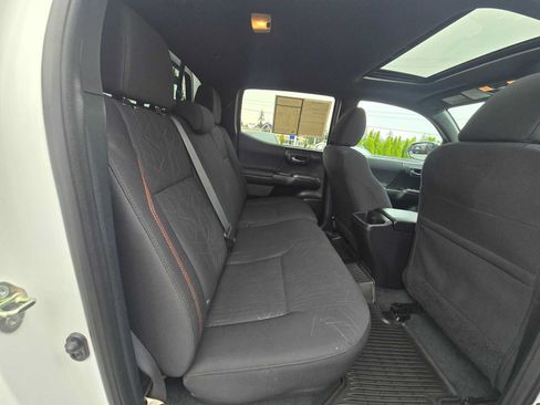 Certified 2016 Toyota Tacoma TRD Sport w/ Premium & Technology Package AWD/4WD image 12