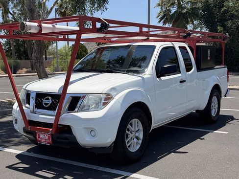 Used 2019 Nissan Frontier SV w/ Value Truck Package RWD image 2