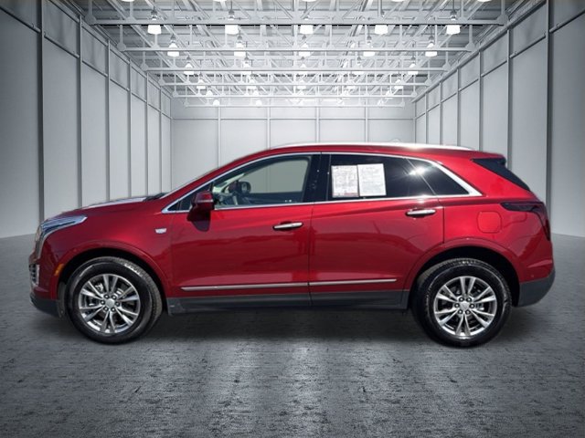 Used 2023 Cadillac XT5 Premium Luxury w/ Technology Package FWD image 2
