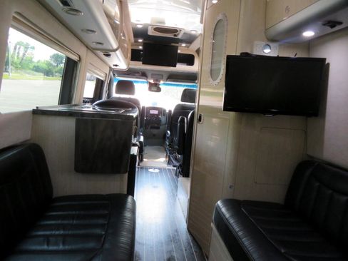 Used 2014 Mercedes-Benz Sprinter 3500 image 78