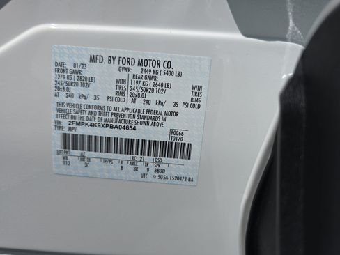 Used 2023 Ford Edge Titanium w/ Class II Trailer Tow Package AWD/4WD image 38
