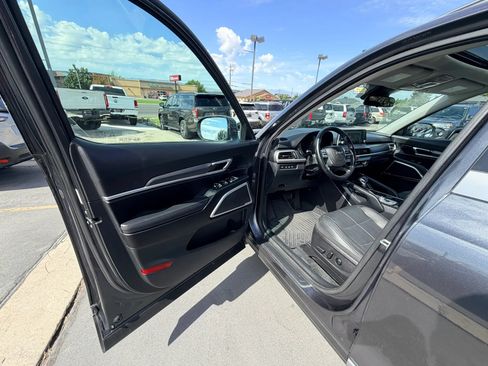 Used 2020 Kia Telluride S w/ S 8 Passenger Seating Package AWD/4WD image 9