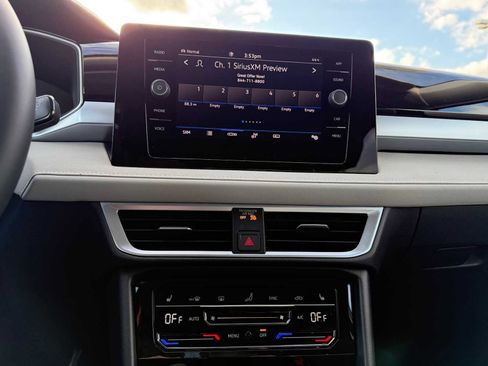 New 2026 Volkswagen Taos SE AWD/4WD image 13