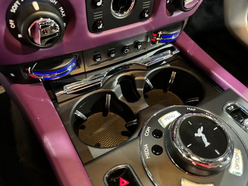 Used 2019 Rolls-Royce Dawn image 29