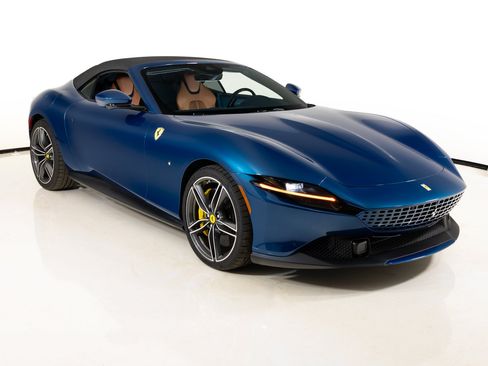 Certified 2025 Ferrari Roma Spider RWD image 24