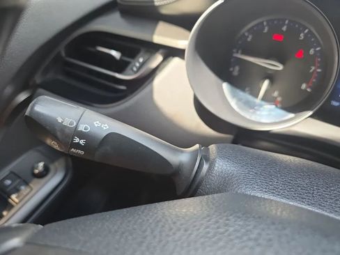 Used 2018 Toyota C-HR XLE FWD image 18