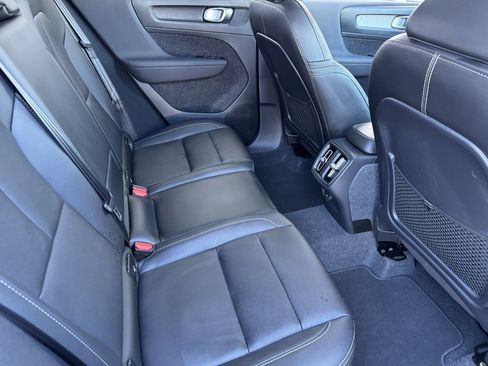 Used 2024 Volvo XC40 B5 Plus image 16