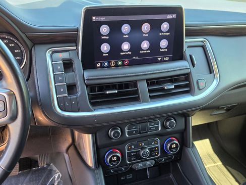Used 2021 Chevrolet Suburban Z71 AWD/4WD image 9