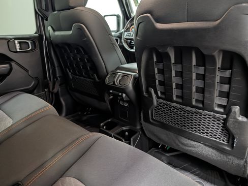 Used 2022 Jeep Gladiator Mojave w/ Cold Weather Group image 20