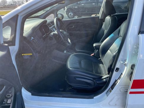 Used 2012 Kia Rio SX w/ Premium Pkg image 10