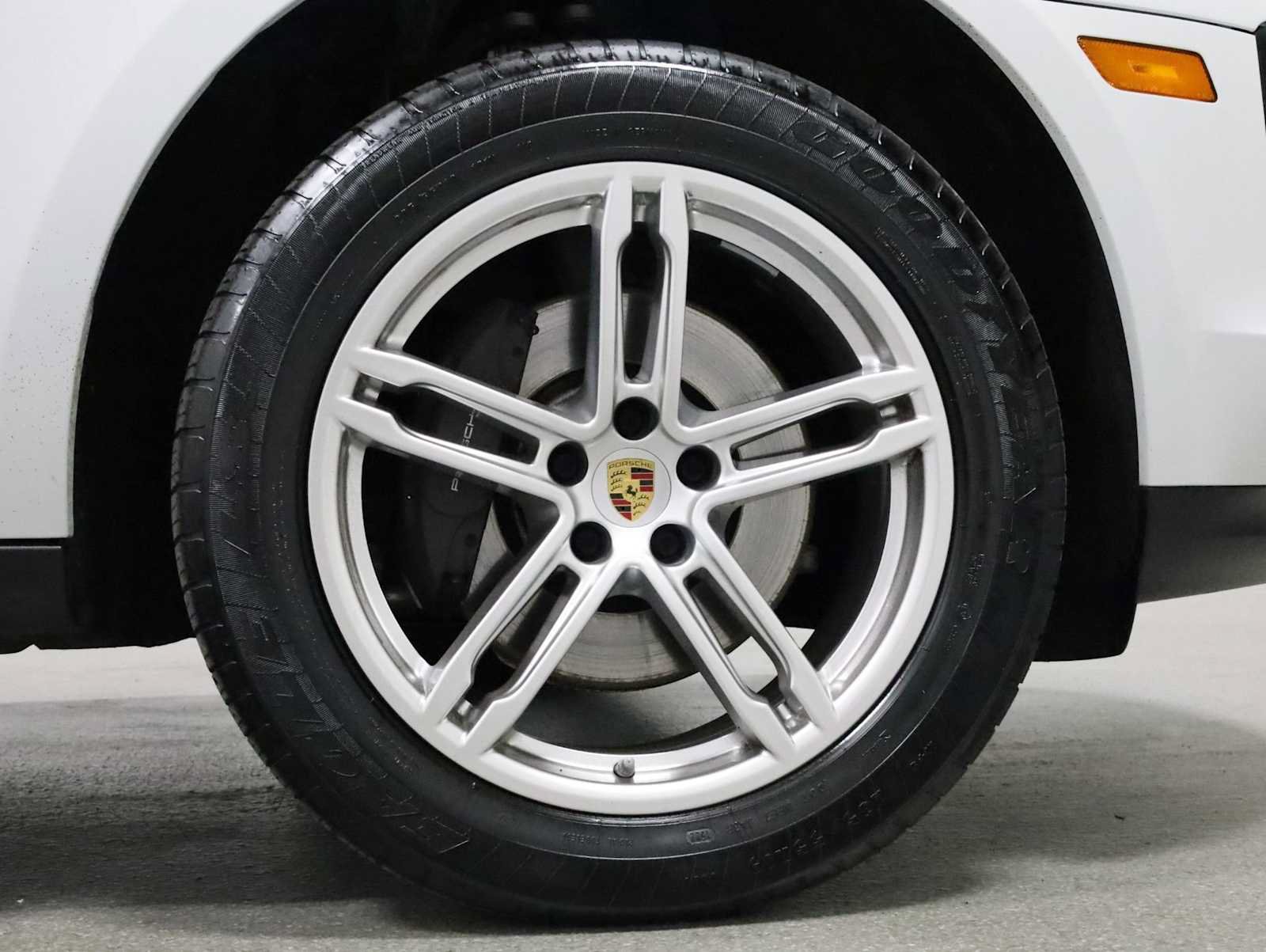 Used 2020 Porsche Macan AWD/4WD image 12