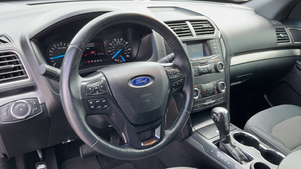 Used 2019 Ford Explorer XLT FWD image 8