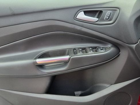 Used 2018 Ford Escape SE w/ SE Sync 3 Package FWD image 18