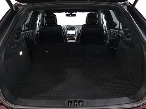 Used 2019 Lincoln Nautilus Select AWD/4WD image 37