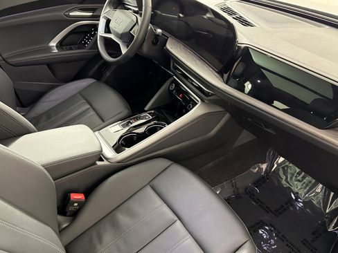 Used 2025 Audi Q5 Premium w/ Convenience Package AWD/4WD image 15