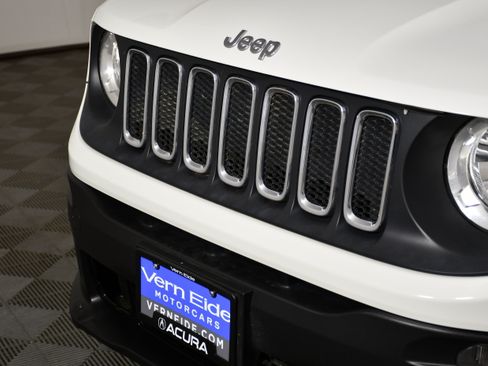 Used 2015 Jeep Renegade Latitude w/ Cold Weather Group II AWD/4WD image 11