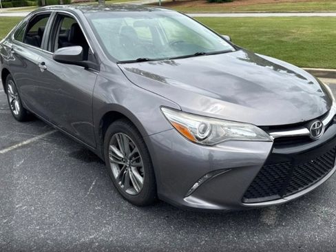 Used 2017 Toyota Camry SE FWD image 4