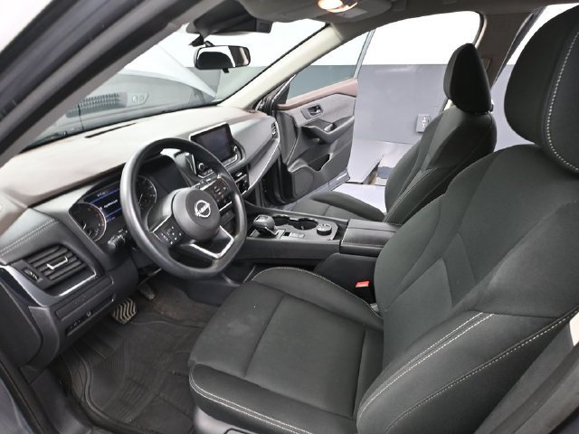Used 2023 Nissan Rogue S AWD/4WD image 16