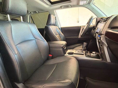 Used 2022 Toyota 4Runner Limited AWD/4WD image 28