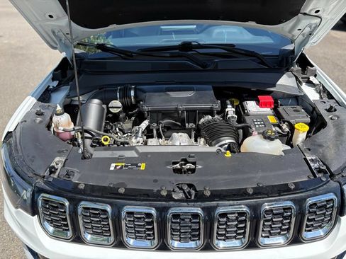 Used 2025 Jeep Compass Limited AWD/4WD image 25