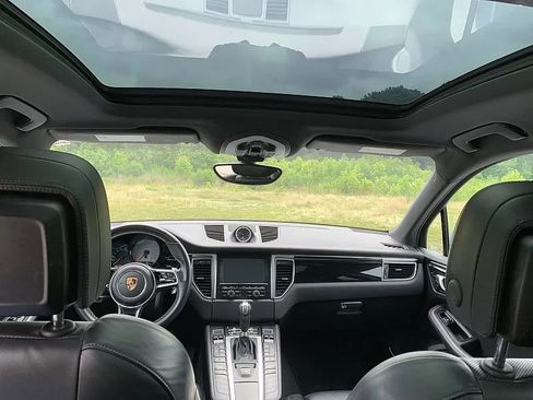 Used 2016 Porsche Macan S image 10