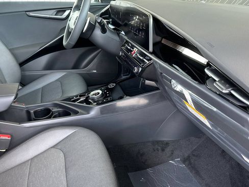 New 2026 Kia Niro Wave FWD image 16